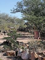 Ann's Lodge & Camping