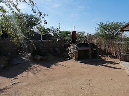 Ann's Lodge & Camping