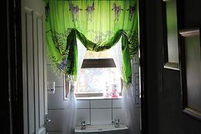 Ann's Lodge & Camping