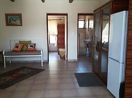 Ann's Lodge & Camping