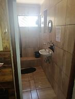 Ann's Lodge & Camping