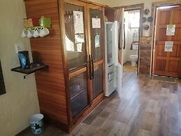 Ann's Lodge & Camping