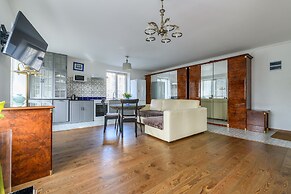 RentalSPb Altayskaya Apartment