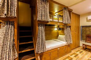 Blossom Dormitory - Hostel