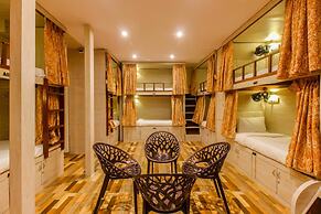 Blossom Dormitory - Hostel