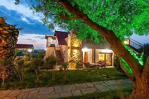 Villa Laskari With Sea View