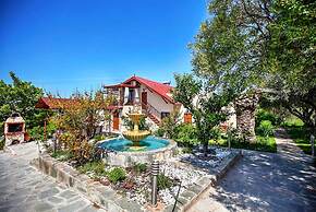 Villa Laskari With Sea View