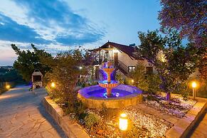 Villa Laskari With Sea View