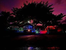 SmallFry's Beach Resort
