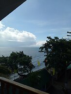 SmallFry's Beach Resort