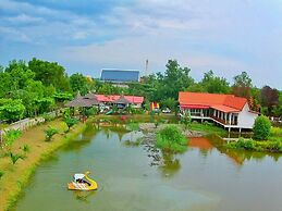 Saeng Tai Amphawa Resort