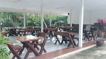 Saeng Tai Amphawa Resort