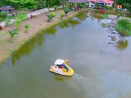 Saeng Tai Amphawa Resort