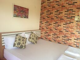 Saeng Tai Amphawa Resort