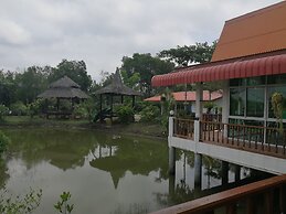 Saeng Tai Amphawa Resort