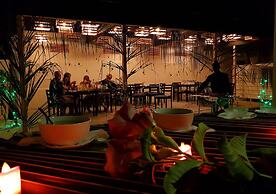 Omadhoo Inn