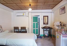 R-Lampang Guest House