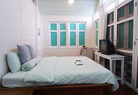 R-Lampang Guest House