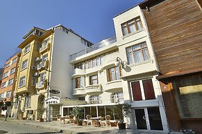 Nayla Palace Hotel