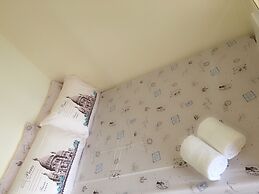 Mabolo Garden Flat by SDC