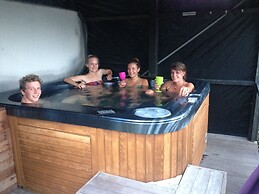 Tombstone Motel, Lodge & Backpackers