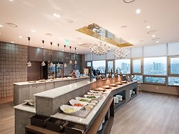 Ramada Encore by Wyndham CheonAn