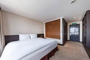 Ramada Encore by Wyndham CheonAn