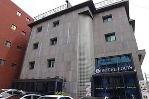 Louis Hotel