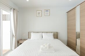 BaanPromphun Pool Villa by BV