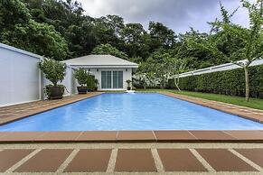 BaanPromphun Pool Villa by BV