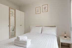 BaanPromphun Pool Villa by BV