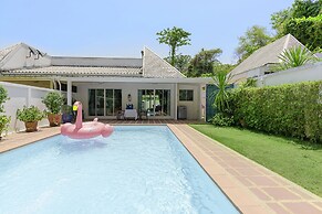 BaanPromphun Pool Villa by BV