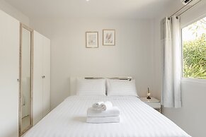 BaanPromphun Pool Villa by BV