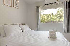 BaanPromphun Pool Villa by BV