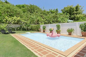 BaanPromphun Pool Villa by BV