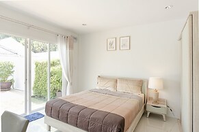 BaanPromphun Pool Villa by BV