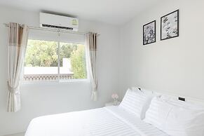 BaanPromphun Pool Villa by BV