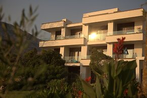Apartments Kuce Lekovica snack bar- Bistro & Beach