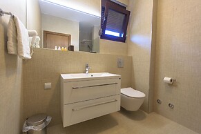 Apartments Kuce Lekovica snack bar- Bistro & Beach