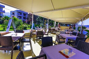 Apartments Kuce Lekovica snack bar- Bistro & Beach