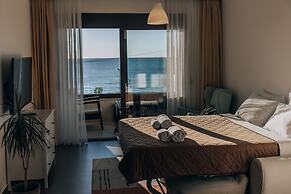 Apartments Kuce Lekovica snack bar- Bistro & Beach