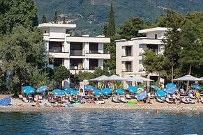 Apartments Kuce Lekovica snack bar- Bistro & Beach