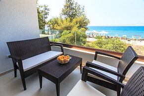 Apartments Kuce Lekovica snack bar- Bistro & Beach