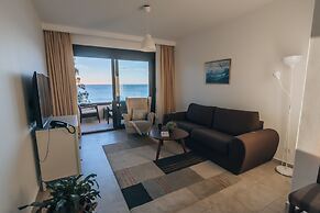 Apartments Kuce Lekovica snack bar- Bistro & Beach