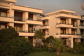 Apartments Kuce Lekovica snack bar- Bistro & Beach