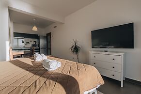 Apartments Kuce Lekovica snack bar- Bistro & Beach