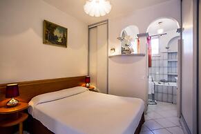 Le Dauphin Hotel