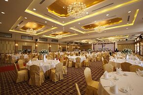 Horizon Lake View Resort Hotel