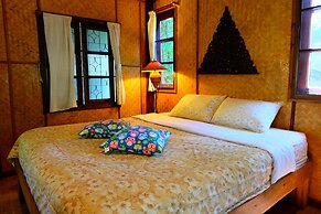 Malee's Nature Lovers Bungalows
