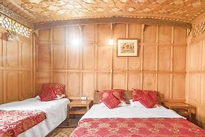 GuestHouser 3 BHK Houseboat d520